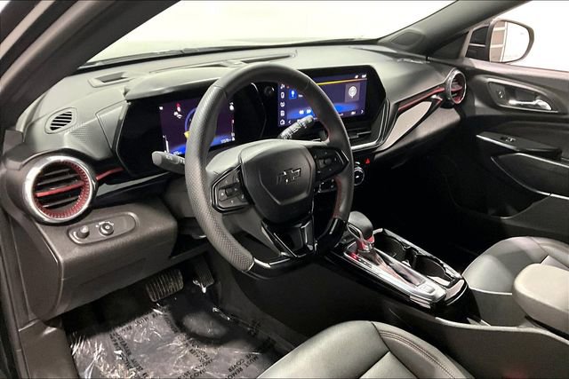 Used 2025 Chevrolet Trax RS image 17