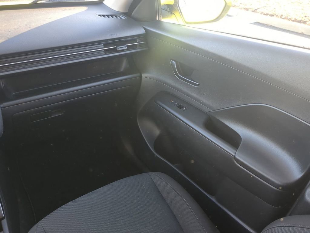 Used 2024 Hyundai Kona SEL w/ Convenience Package image 16