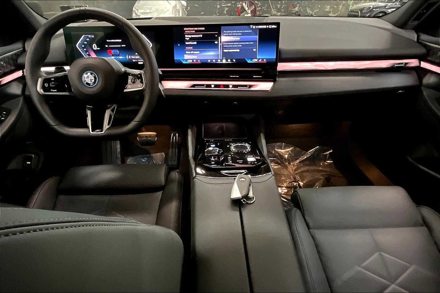 Used 2025 BMW i5 xDrive40 w/ Executive Package image 18