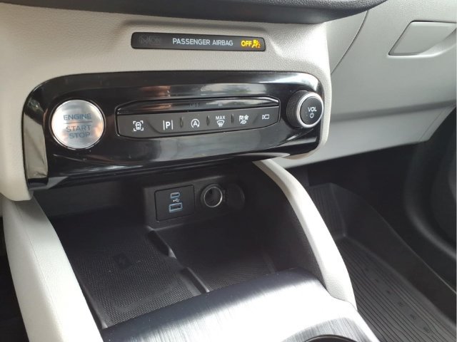 Certified 2023 Ford Escape Platinum w/ Premium Technology Package AWD/4WD image 19