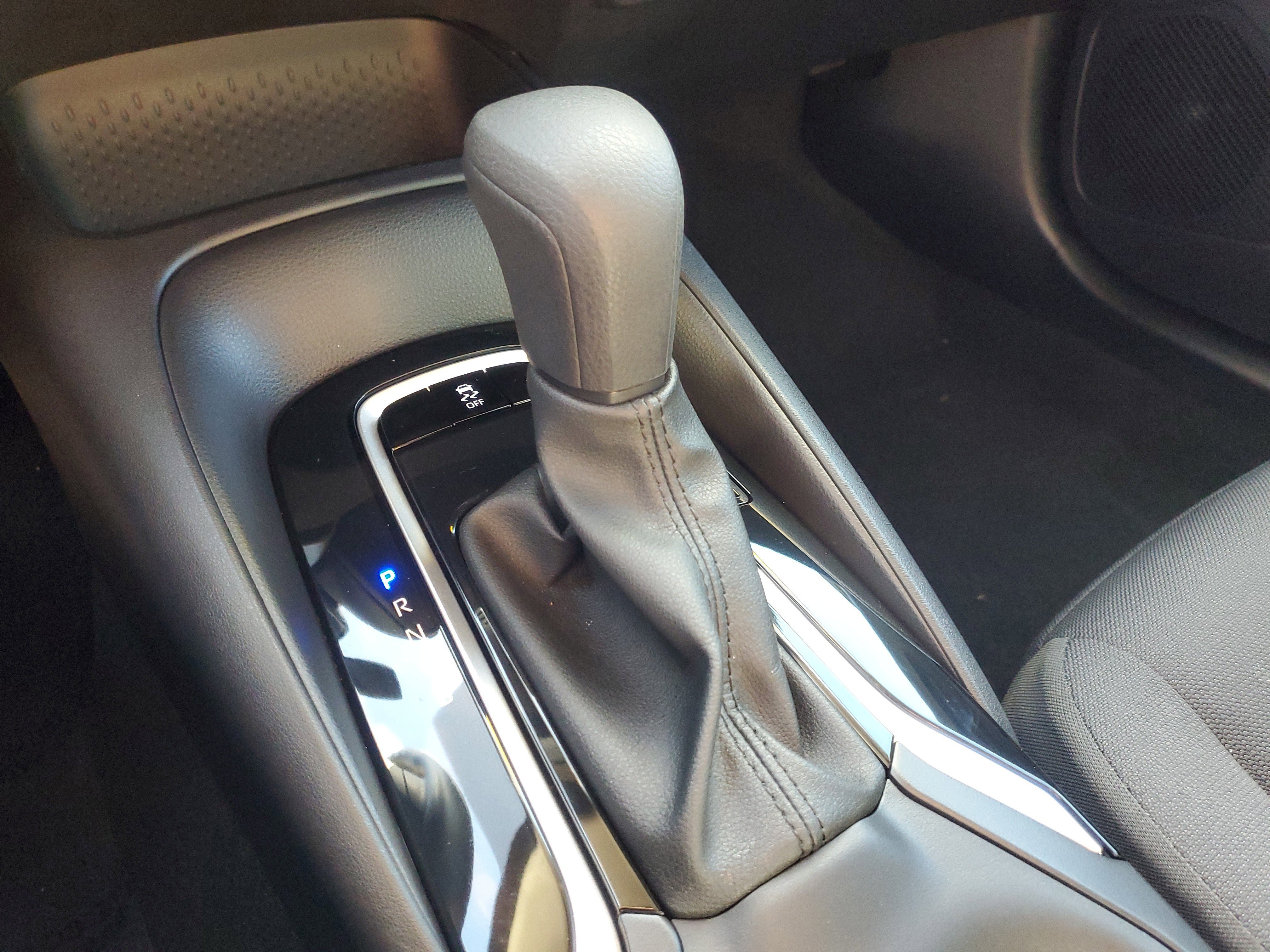 Certified 2025 Toyota Corolla LE image 30