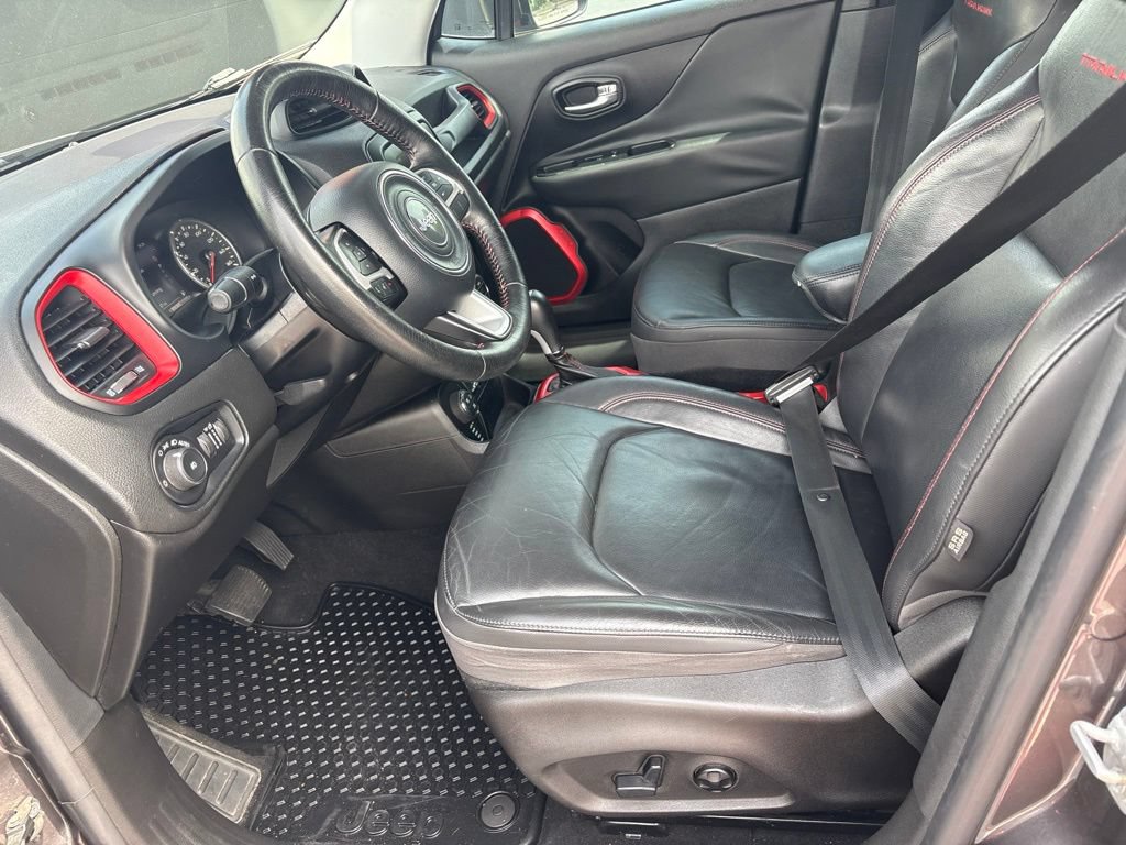 Used 2016 Jeep Renegade Trailhawk w/ Premium Trailhawk Package AWD/4WD image 15