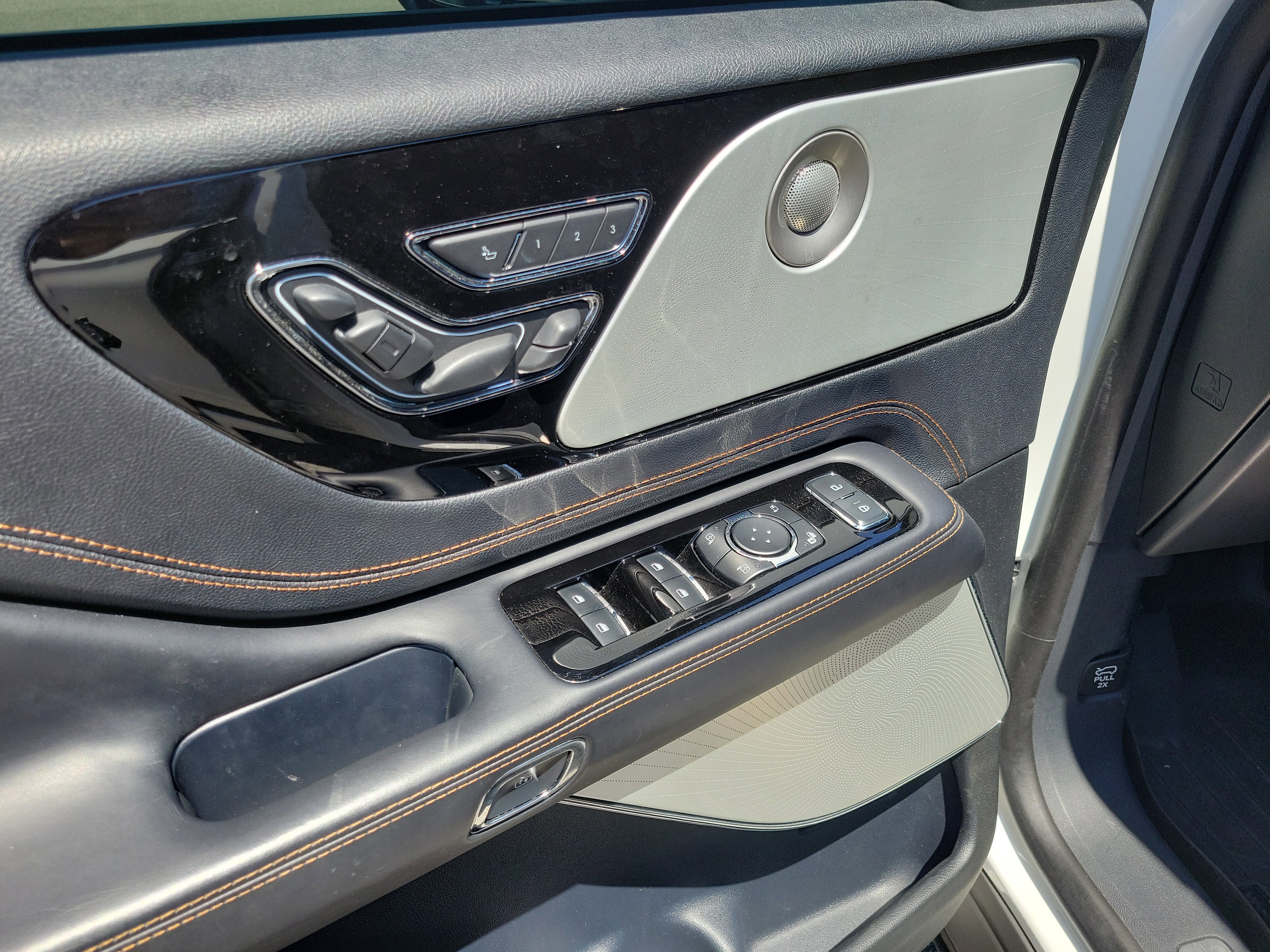 Used 2025 Lincoln Aviator Black Label w/ Jet Appearance Package image 6