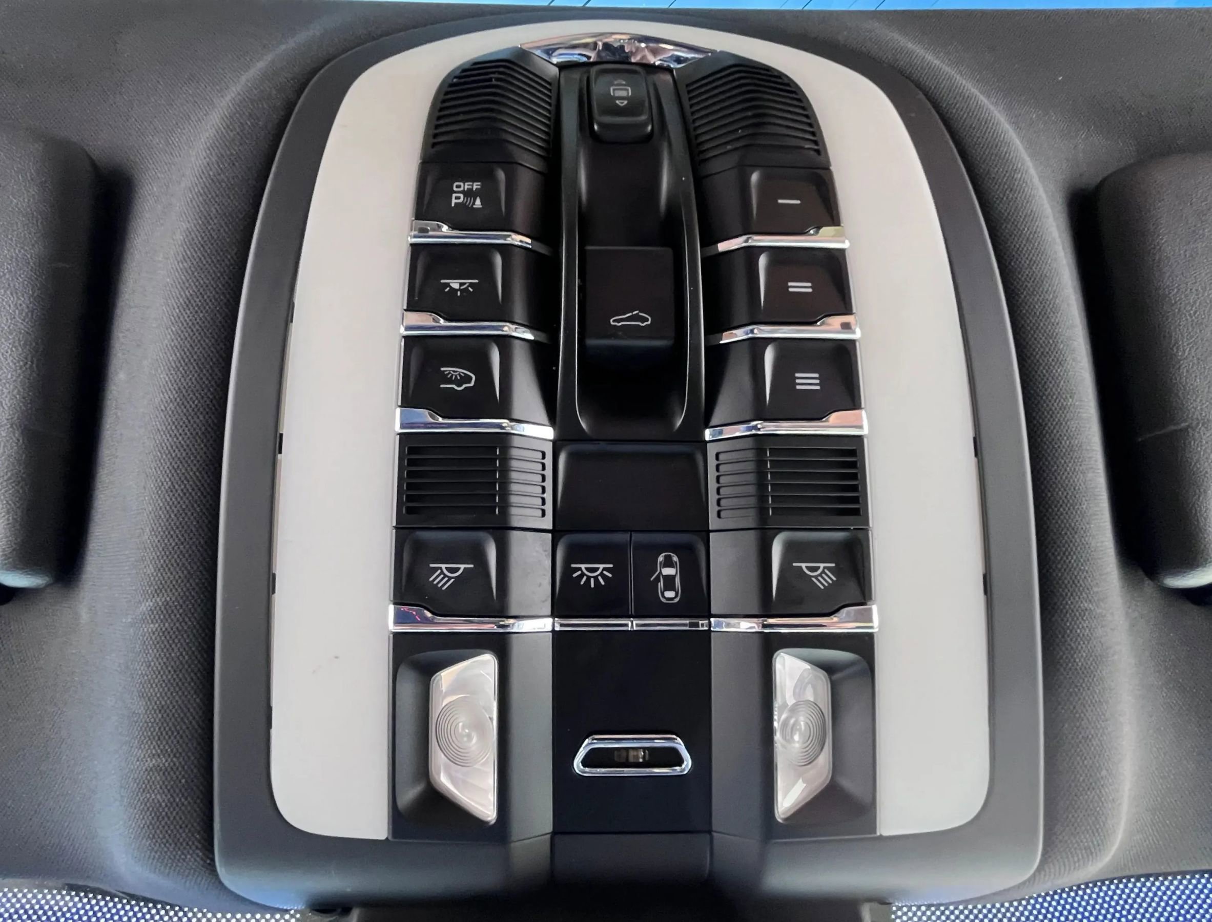 Used 2017 Porsche Macan image 18