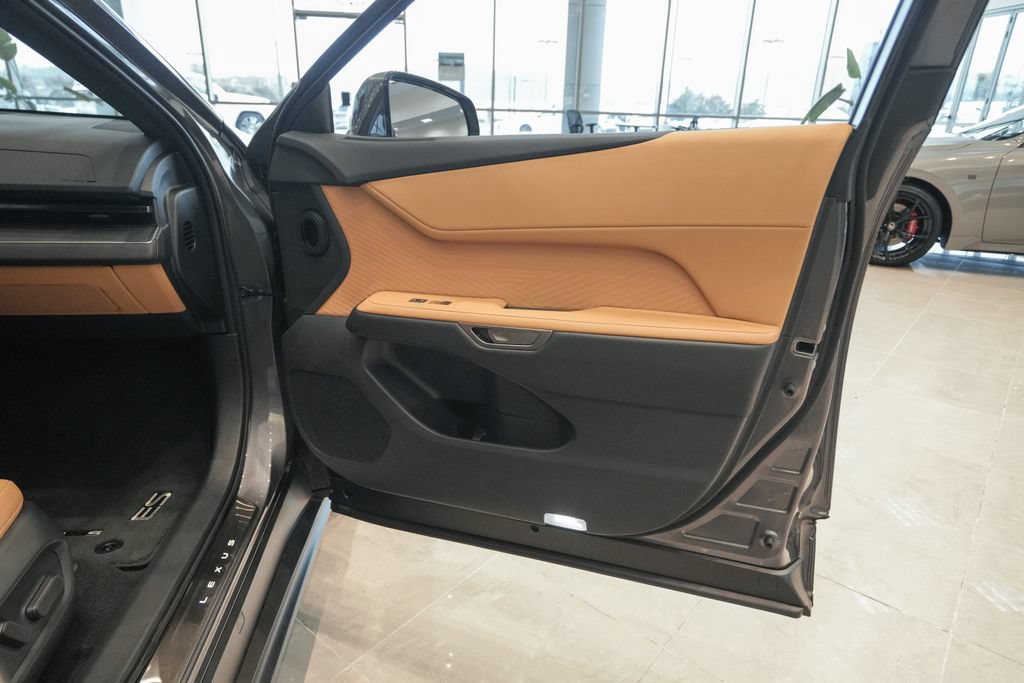 New 2026 Lexus ES 350e w/ Convenience Package FWD image 16