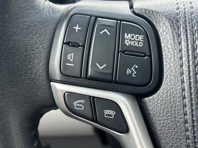 Used 2017 Toyota Sienna XLE image 11