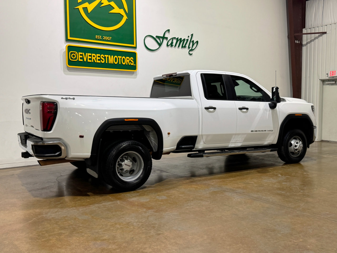 Used 2024 GMC Sierra 3500 Pro w/ 1SA Pro Safety Plus Package image 3