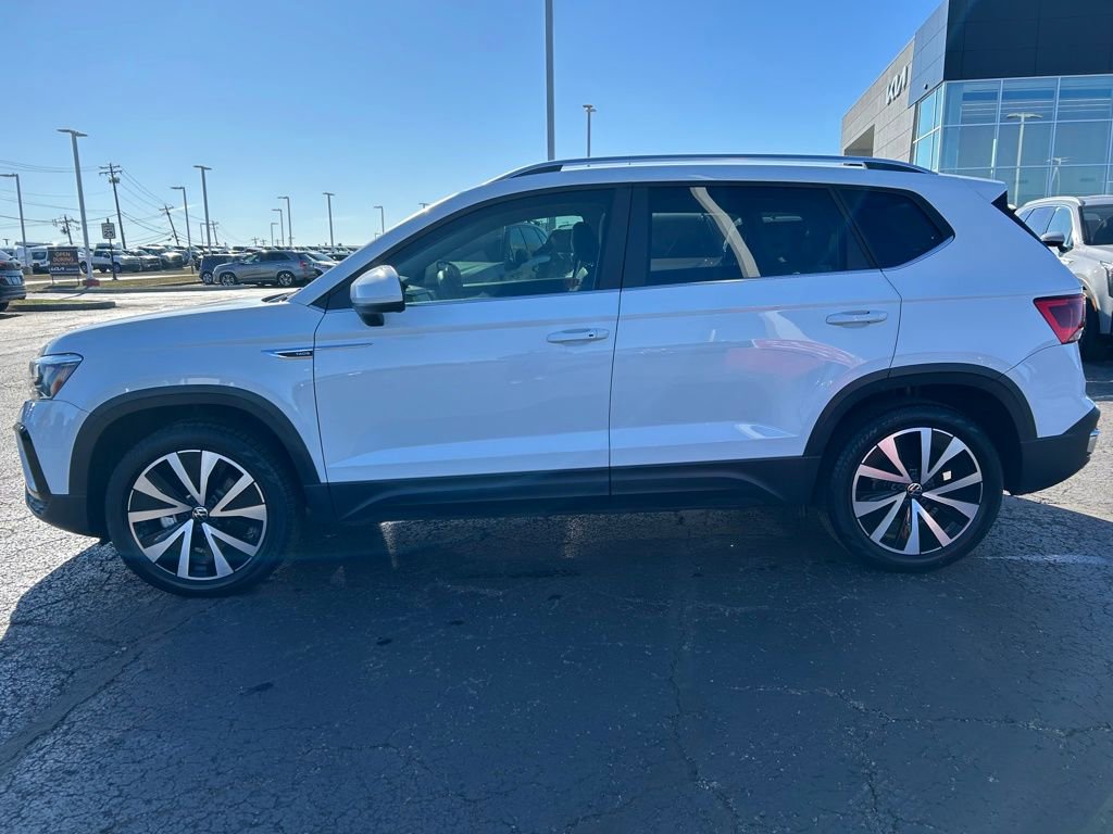 Used 2023 Volkswagen Taos SE image 4