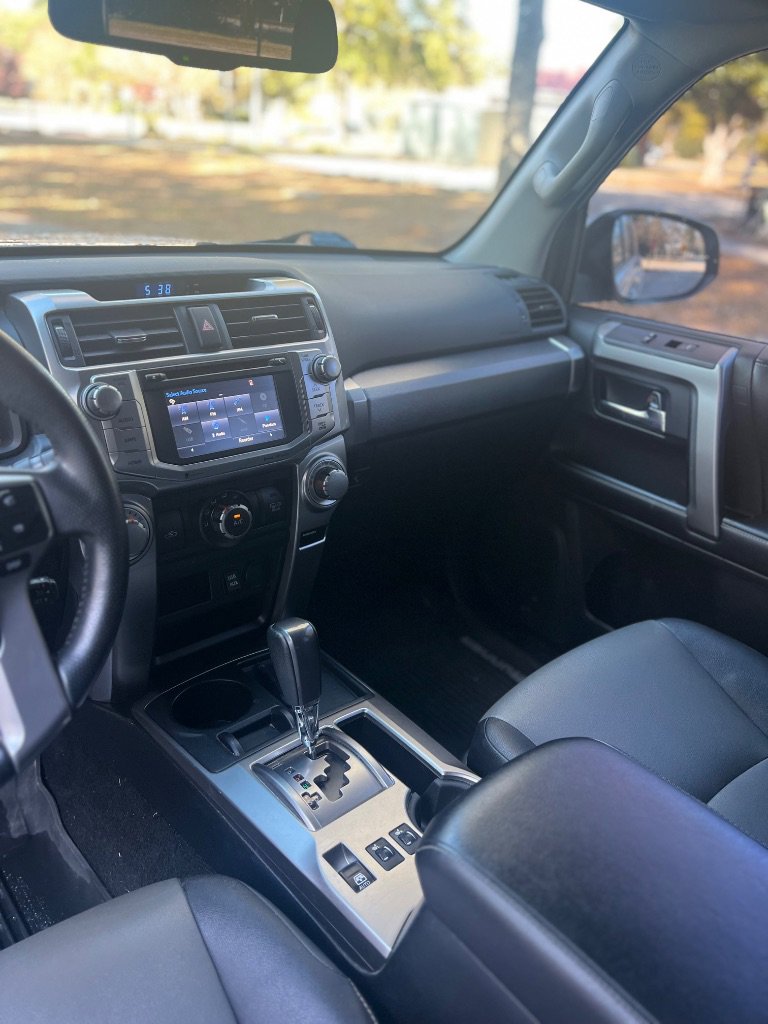 Used 2017 Toyota 4Runner SR5 Premium image 4