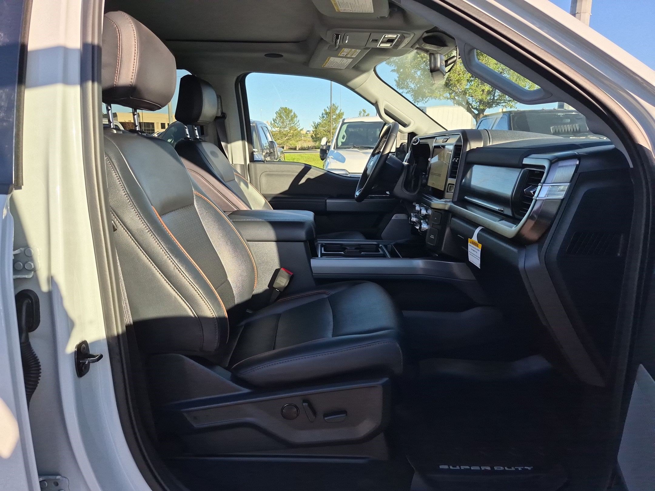Used 2026 Ford F350 Lariat w/ Black Appearance Package AWD/4WD image 35