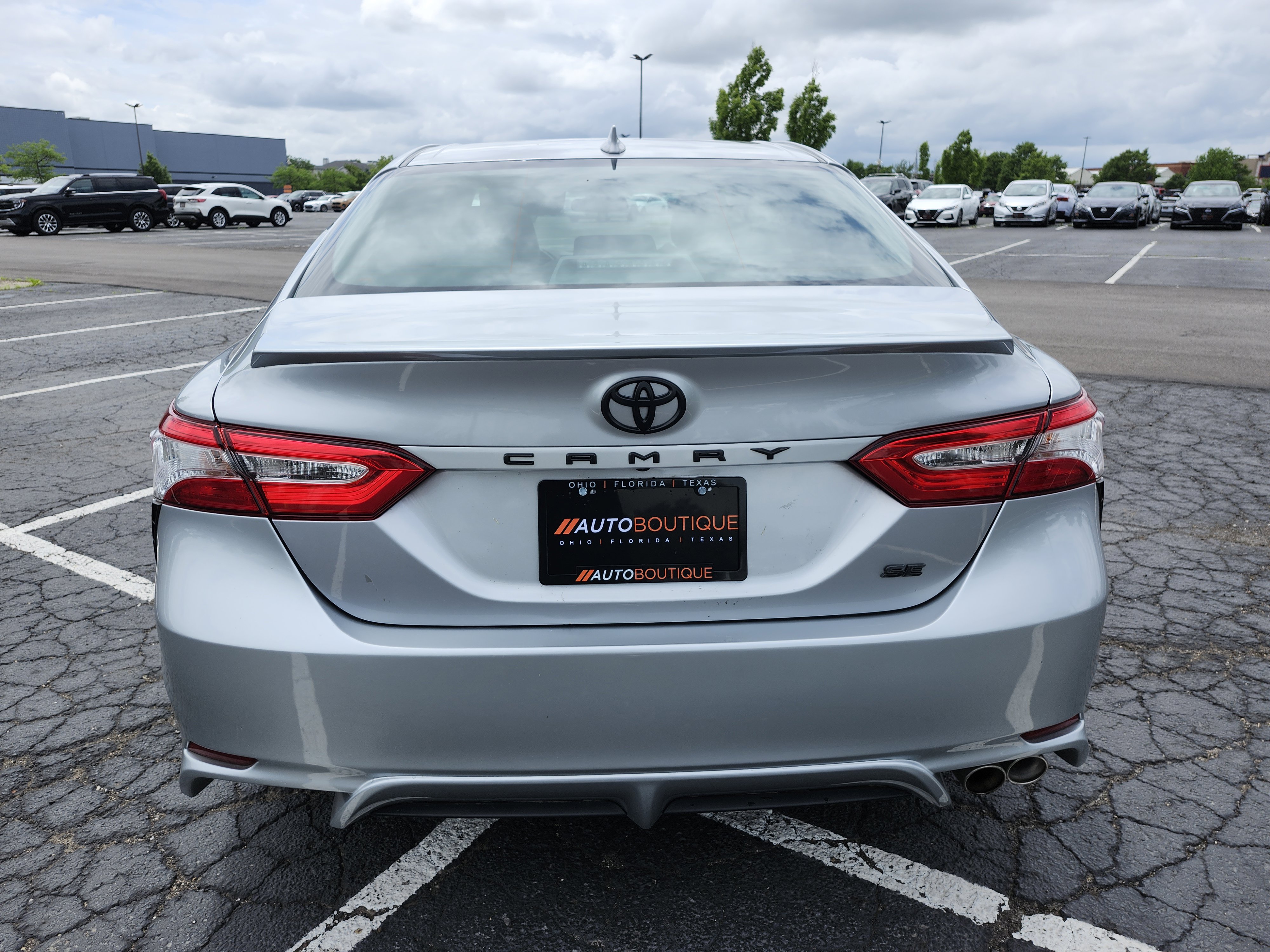 Used 2020 Toyota Camry SE FWD image 15