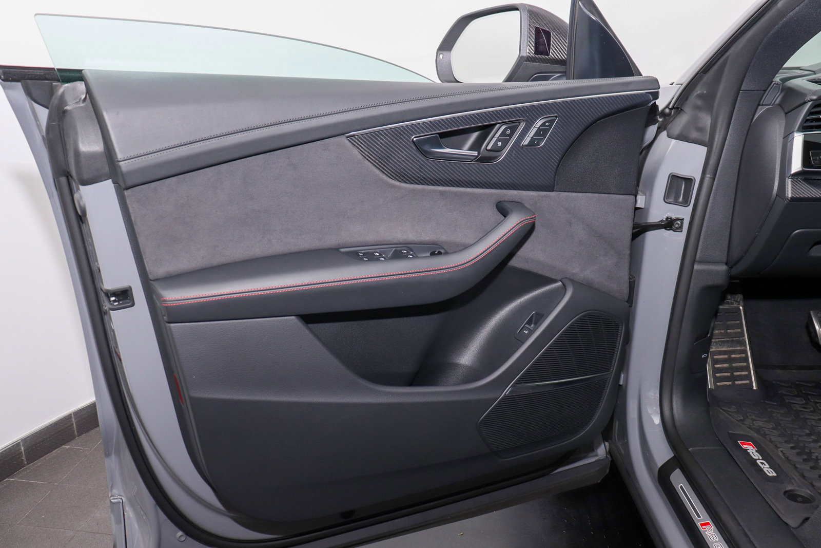 Used 2024 Audi RS Q8 image 9