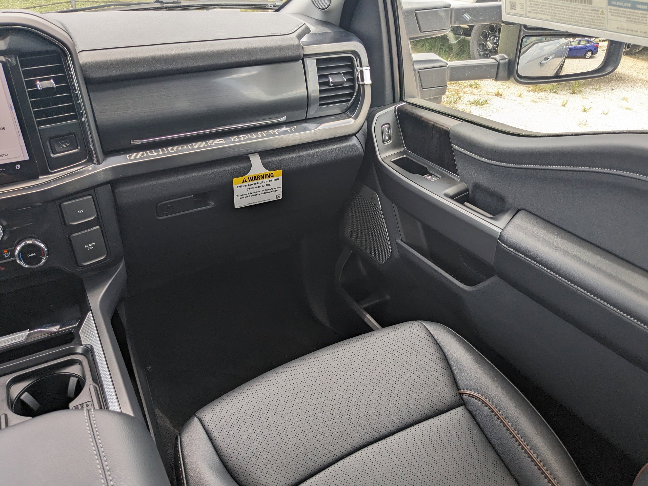 New 2025 Ford F350 Lariat w/ Lariat Ultimate Package image 16