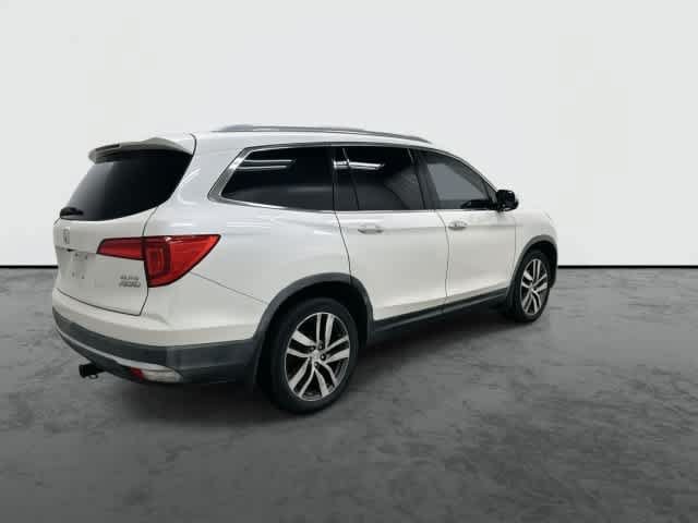 Used 2016 Honda Pilot Elite image 4