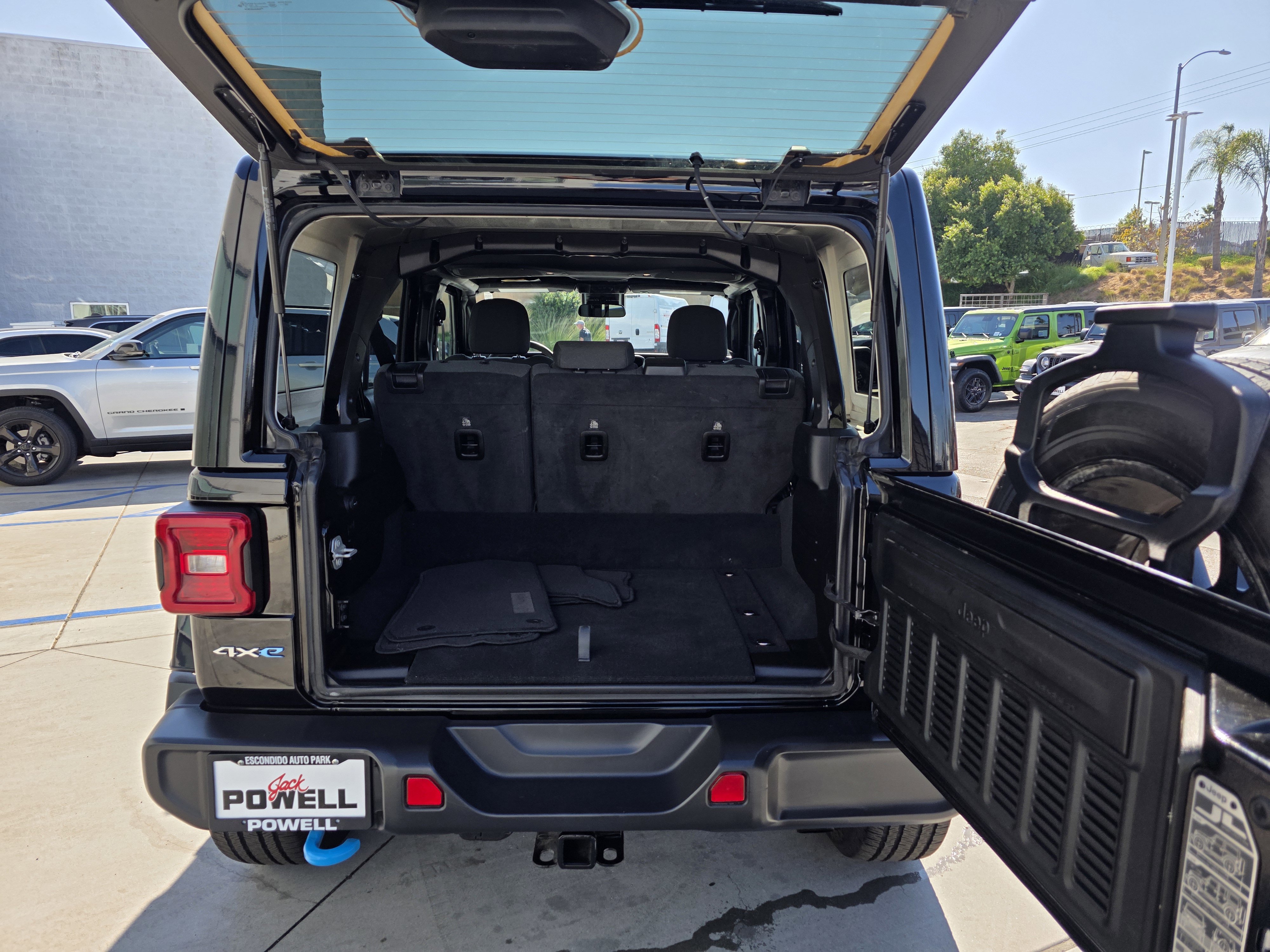 Certified 2024 Jeep Wrangler Sahara image 20