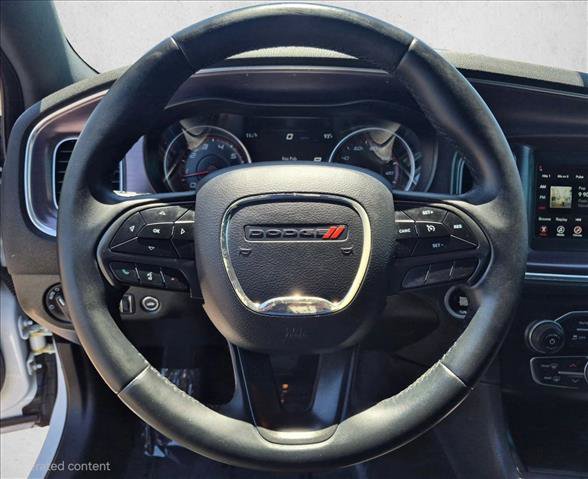 Used 2018 Dodge Charger SXT RWD image 12