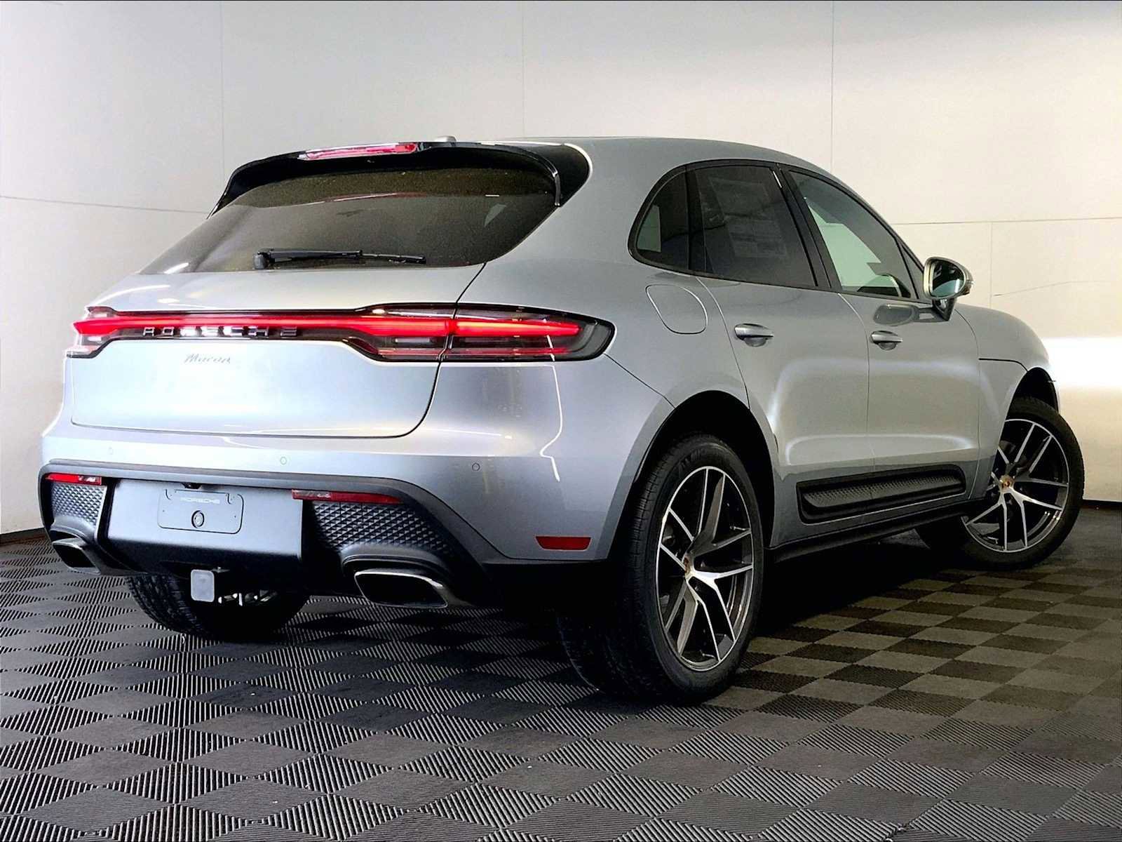 New 2025 Porsche Macan image 7