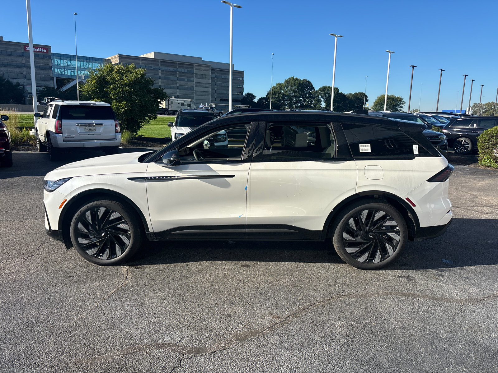 New 2026 Lincoln Nautilus Reserve AWD/4WD image 4
