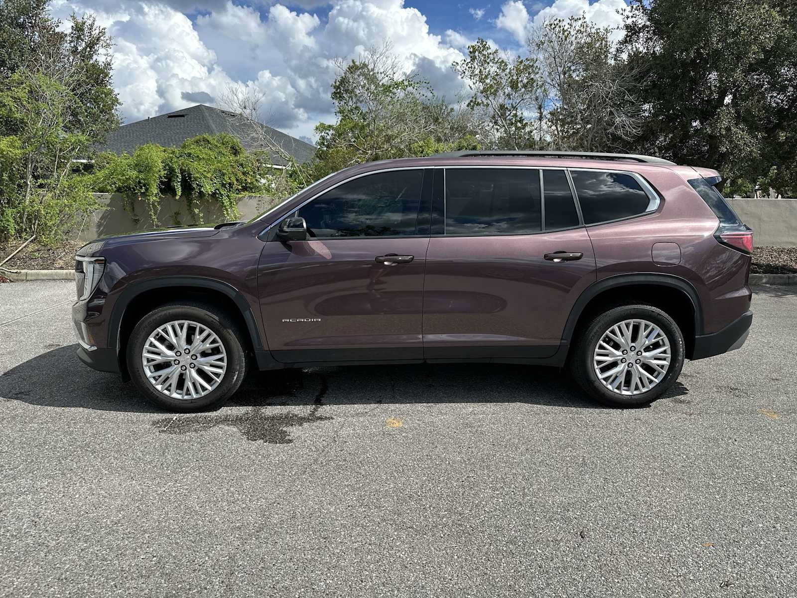 Certified 2024 GMC Acadia Elevation AWD/4WD image 3