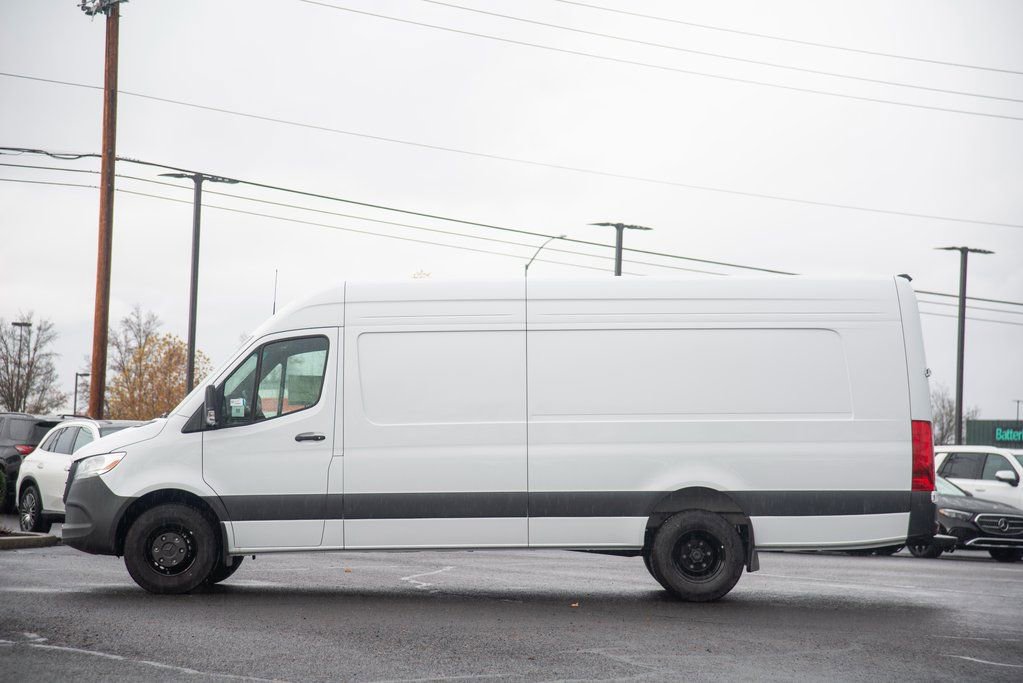 New 2025 Mercedes-Benz Sprinter 4500 image 5