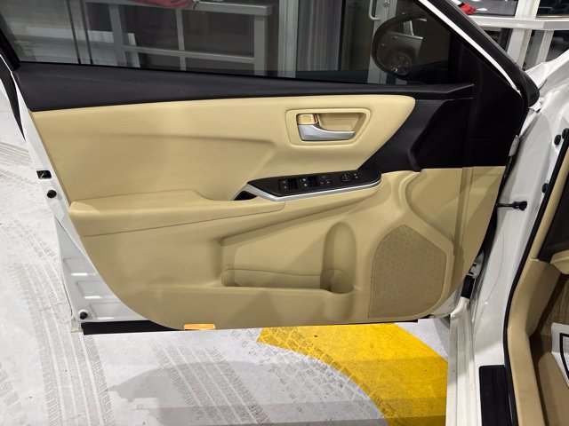 Used 2015 Toyota Camry LE FWD image 13