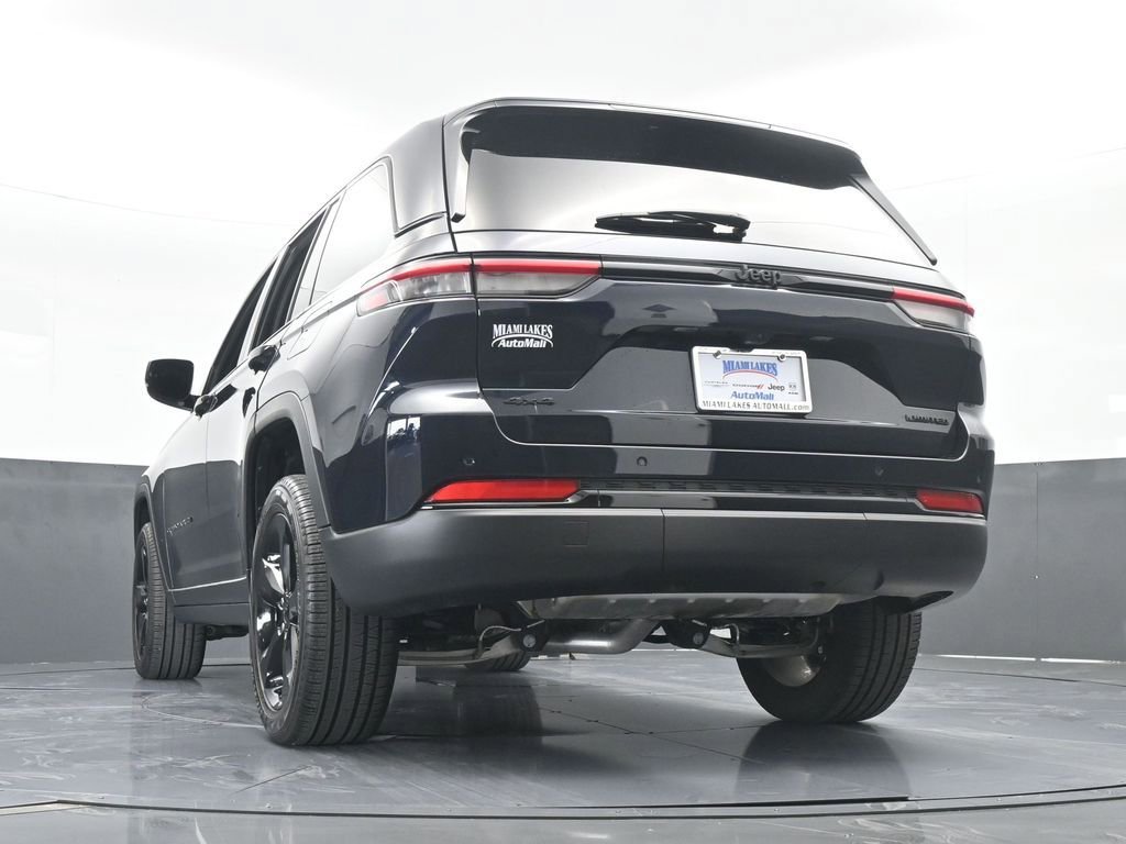 Used 2024 Jeep Grand Cherokee Limited w/ Black Appearance Package image 61