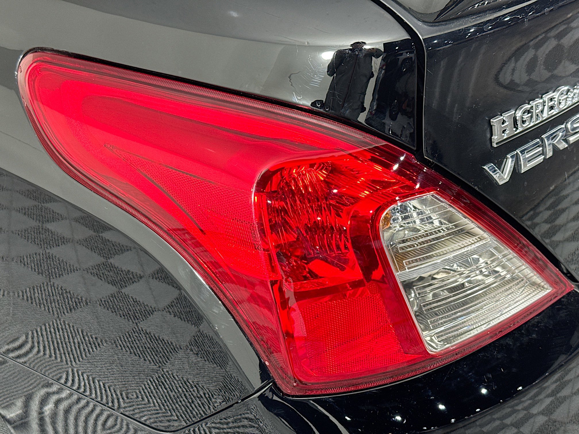 Used 2019 Nissan Versa SV image 34