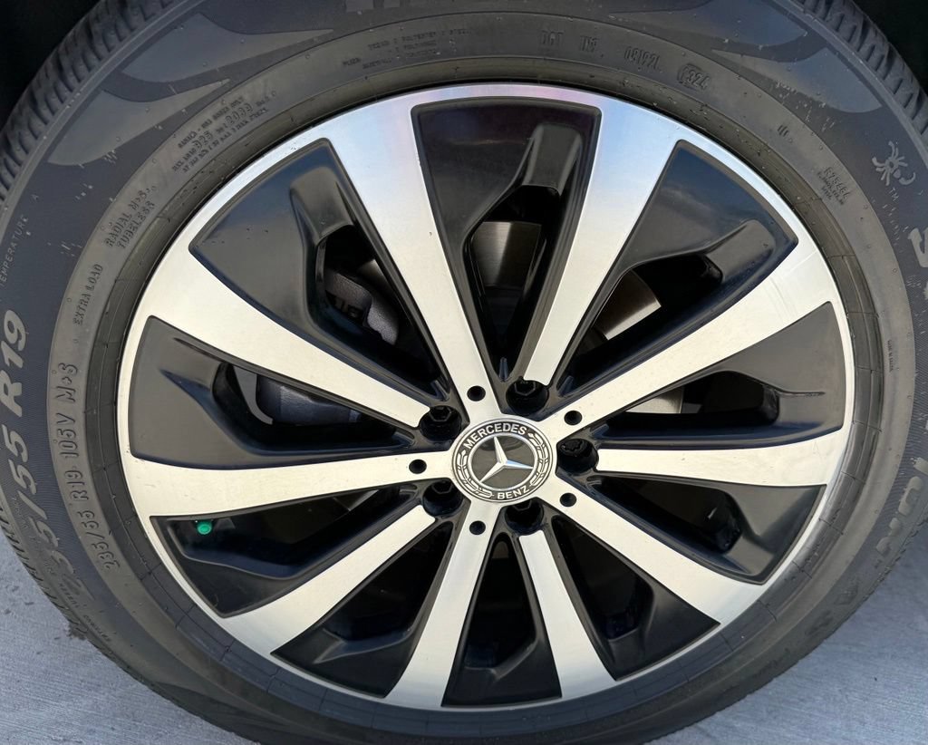 Used 2022 Mercedes-Benz GLB 250 4MATIC image 10