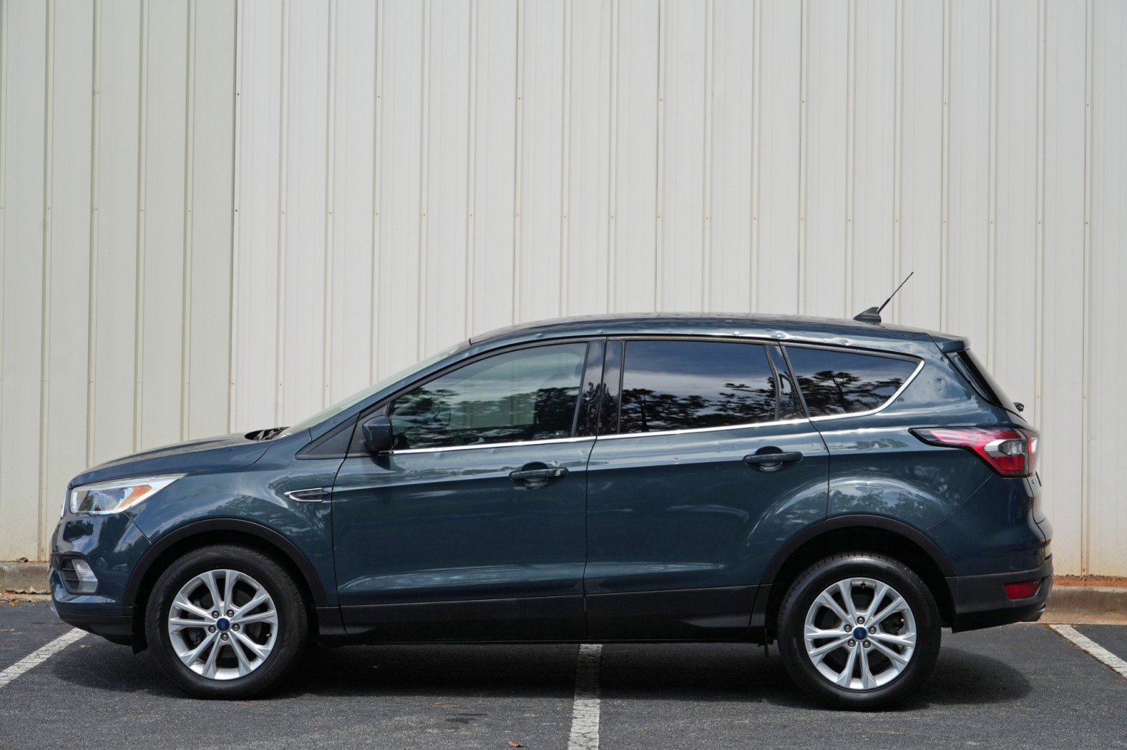 Used 2019 Ford Escape SE FWD image 42