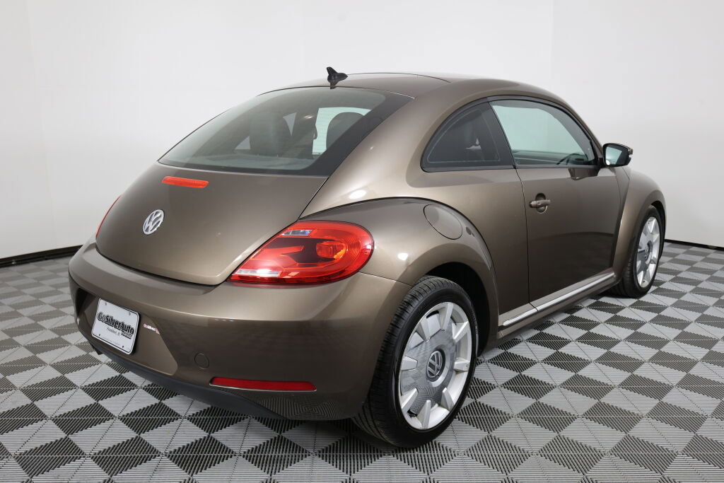 Used 2012 Volkswagen Beetle 2.5 FWD image 2