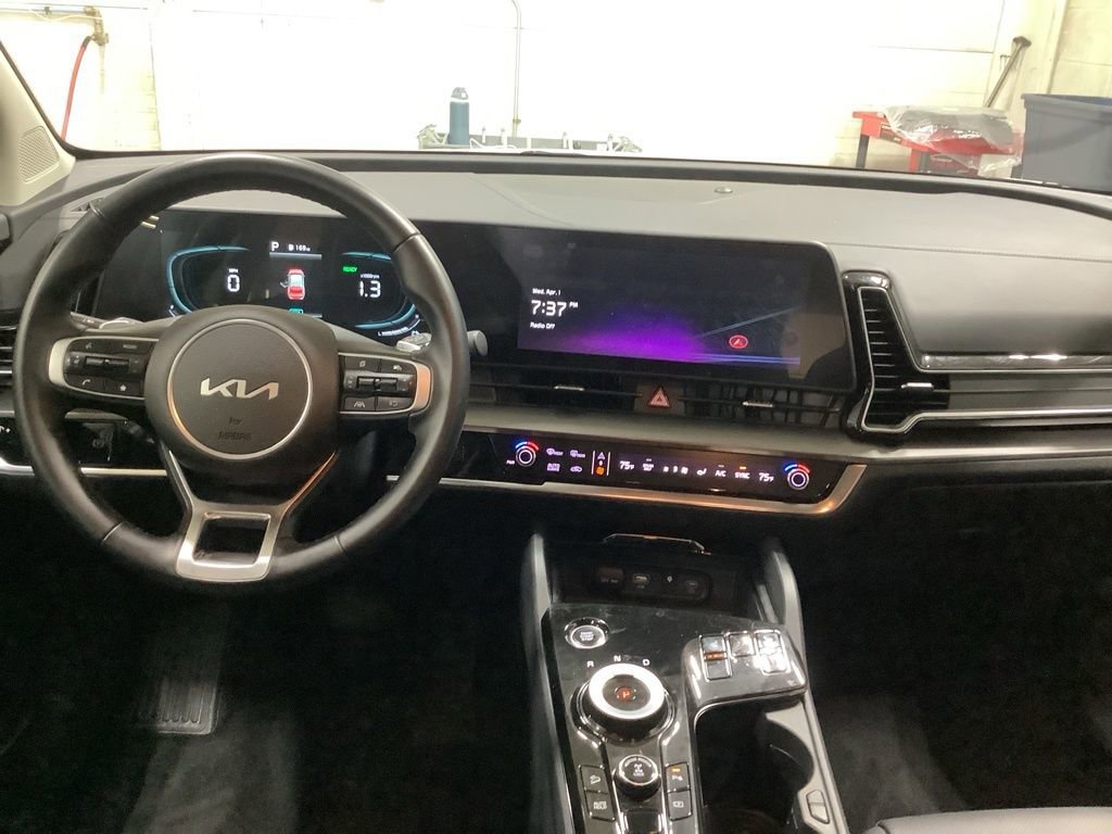 Certified 2024 Kia Sportage EX image 6