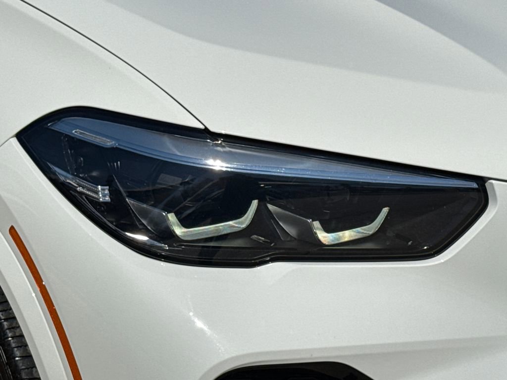 Used 2023 BMW X5 xDrive40i w/ M Sport Package image 4