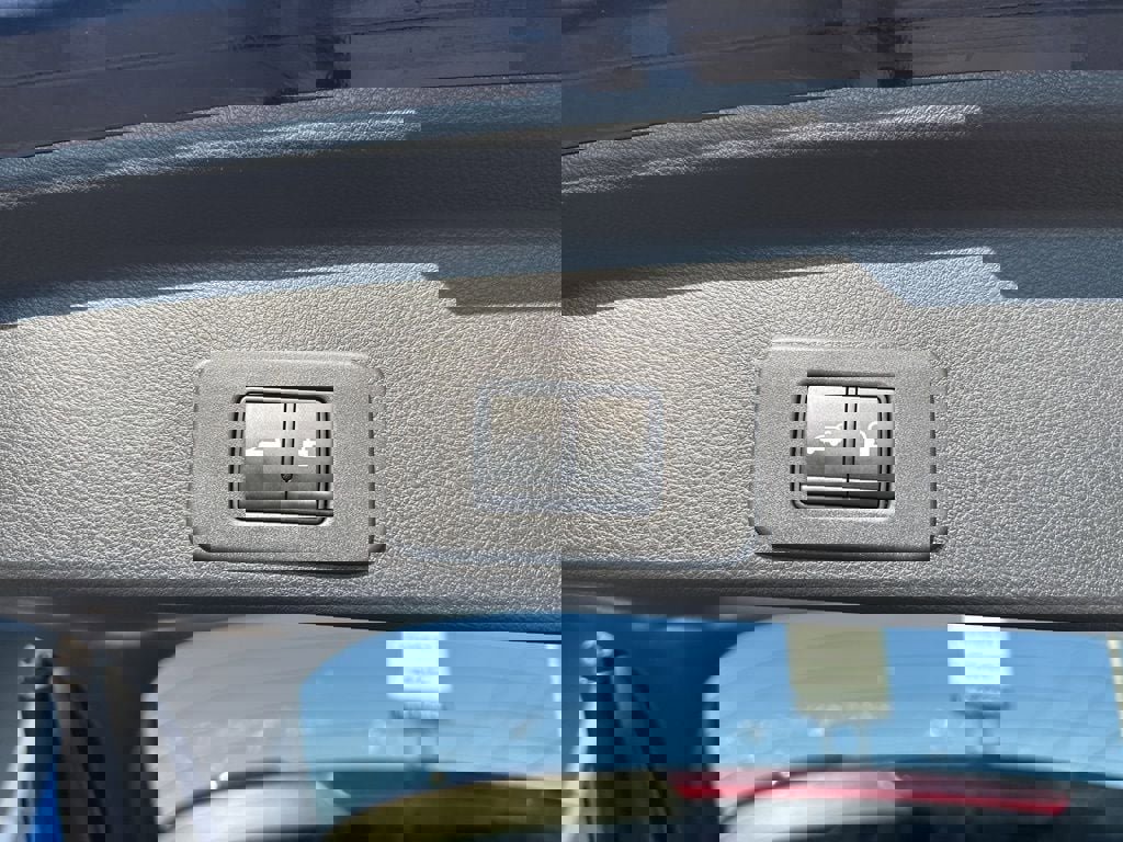 Used 2025 Nissan Murano SV image 10