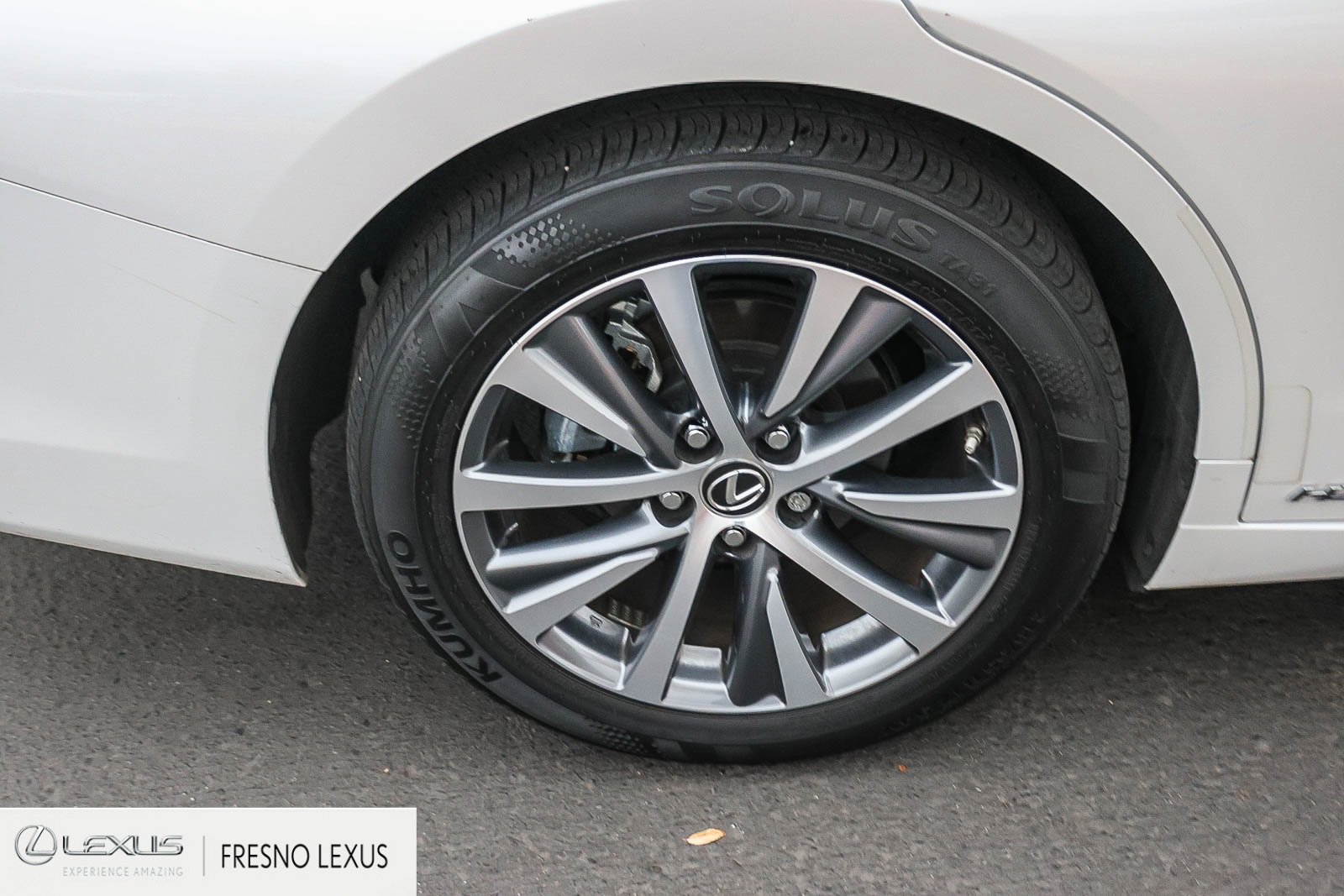 Used 2019 Lexus ES 300h image 8