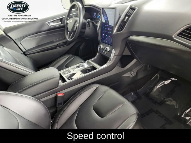 Used 2022 Ford Edge Titanium image 19