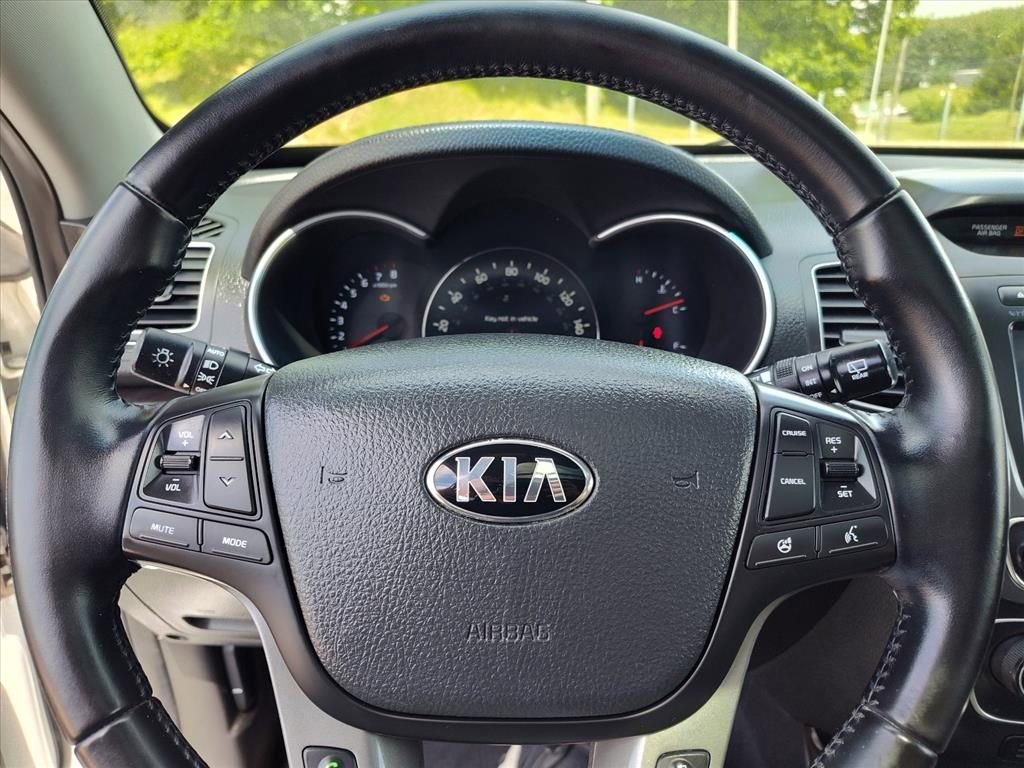 Used 2014 Kia Sorento SX w/ 3rd Row Package AWD/4WD image 16