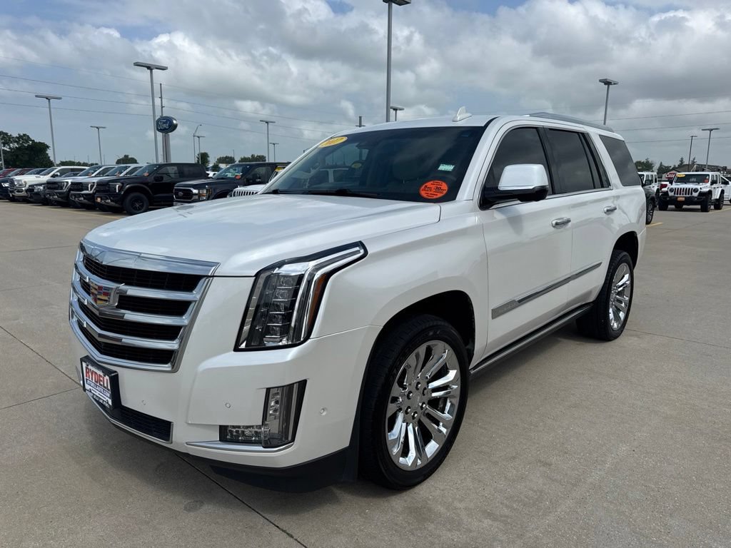 Used 2017 Cadillac Escalade Premium Luxury AWD/4WD image 28