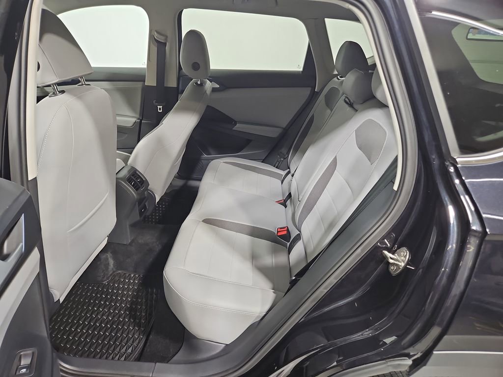 Certified 2024 Volkswagen Taos SE w/ Panoramic Sunroof Package image 26