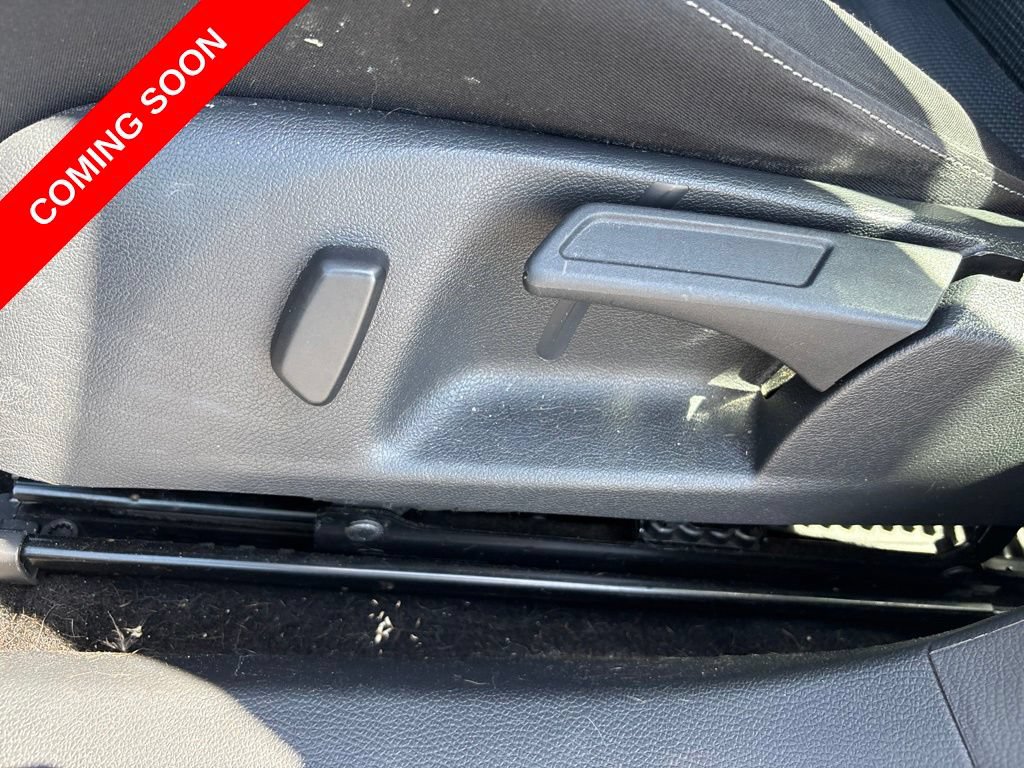 Used 2014 Volkswagen Golf 4-Door FWD image 17