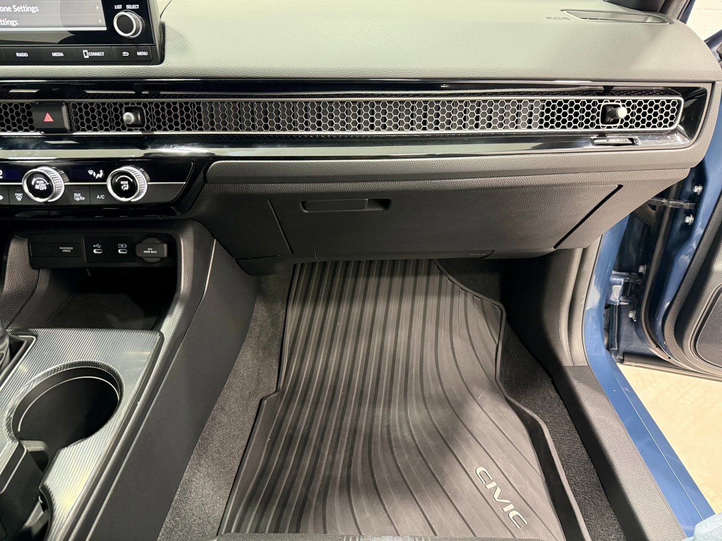 Used 2025 Honda Civic Sport image 28