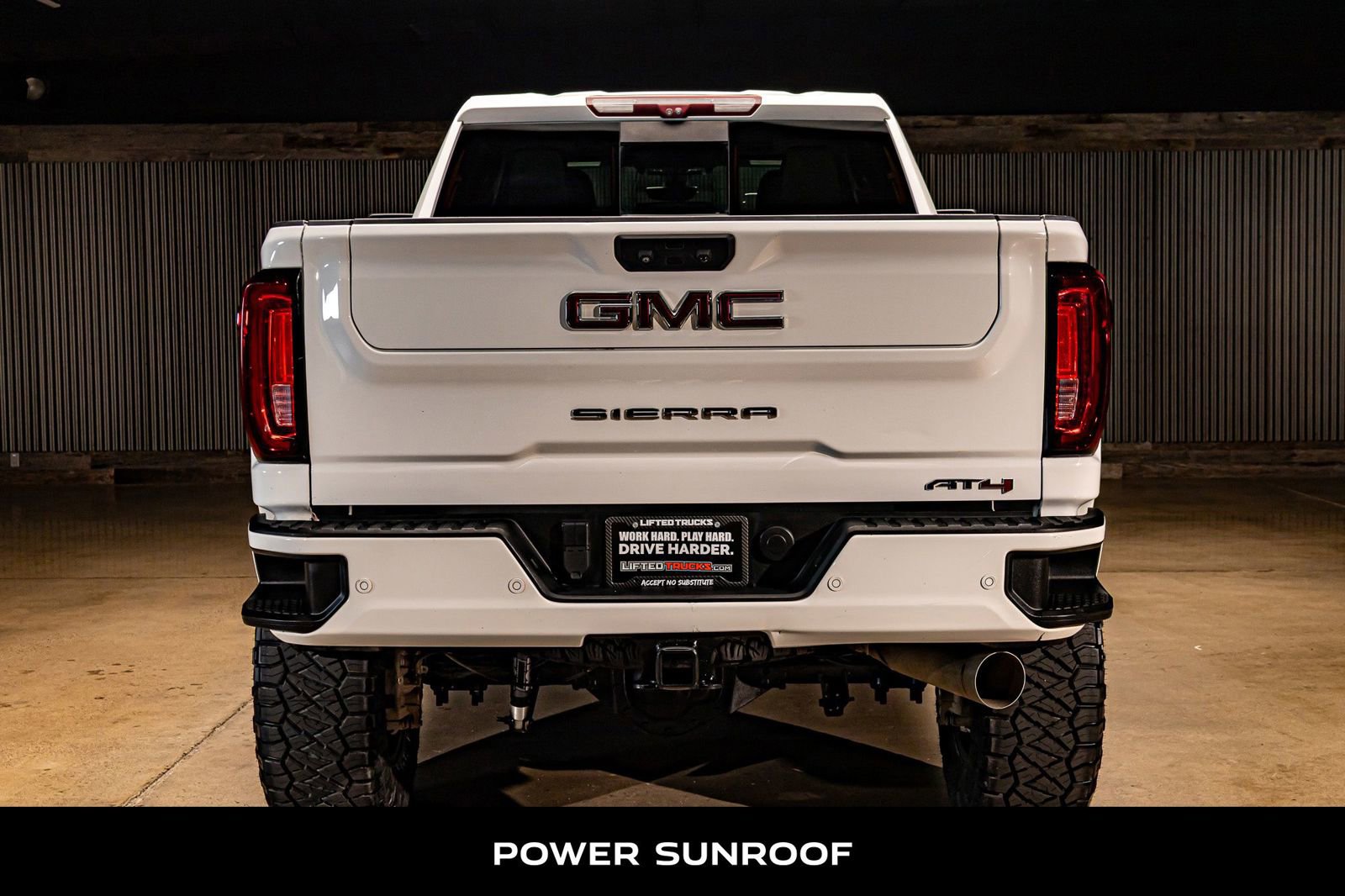 Used 2021 GMC Sierra 2500 AT4 w/ AT4 Premium Plus Package image 8