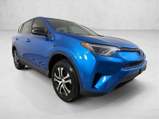 Used 2018 Toyota RAV4 LE AWD/4WD image 1