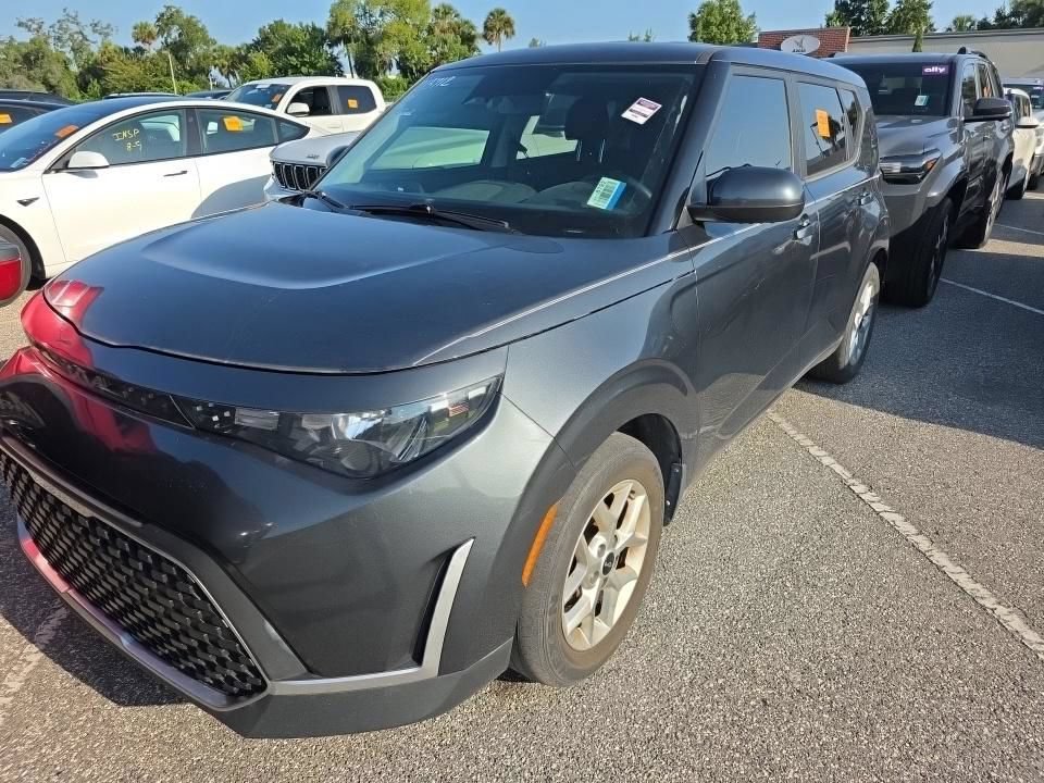 Used 2023 Kia Soul LX w/ Option Group 015 FWD image 5