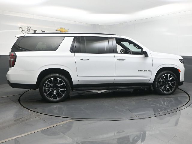 Used 2024 Chevrolet Suburban RST w/ Luxury Package AWD/4WD image 44