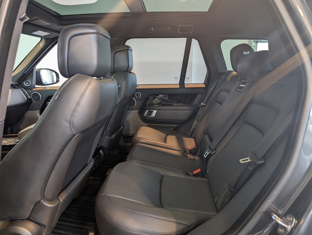 Used 2020 Land Rover Range Rover HSE image 25