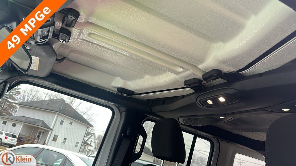 Used 2025 Jeep Wrangler Unlimited Rubicon 4xe w/ Convenience Group image 16