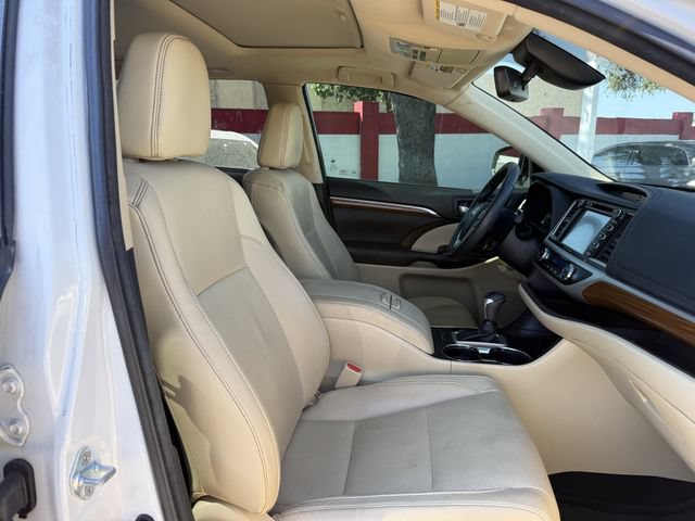 Used 2017 Toyota Highlander Limited AWD/4WD image 31