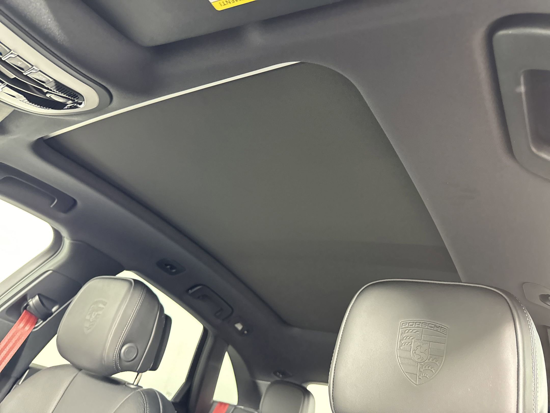 Certified 2025 Porsche Macan image 16