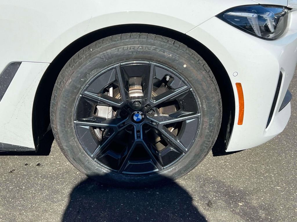 Used 2025 BMW i4 xDrive40i w/ Parking Assistance Package image 8