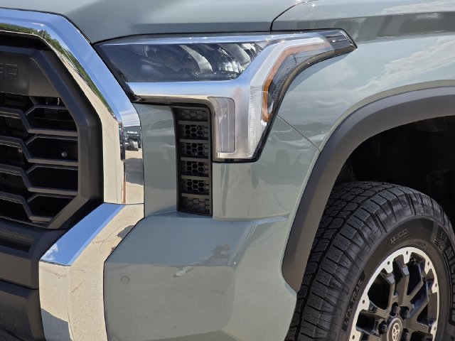 New 2026 Toyota Tundra SR5 w/ TRD Off-Road Premium Package AWD/4WD image 7